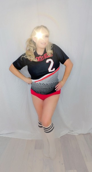 softball blurred